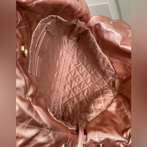 Chanel 22 bag, Small - Picture 7 of 11